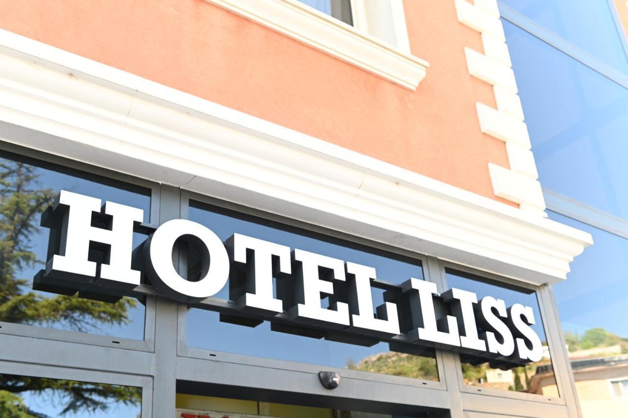 Hotel Liss Lezhë Exteriör bild
