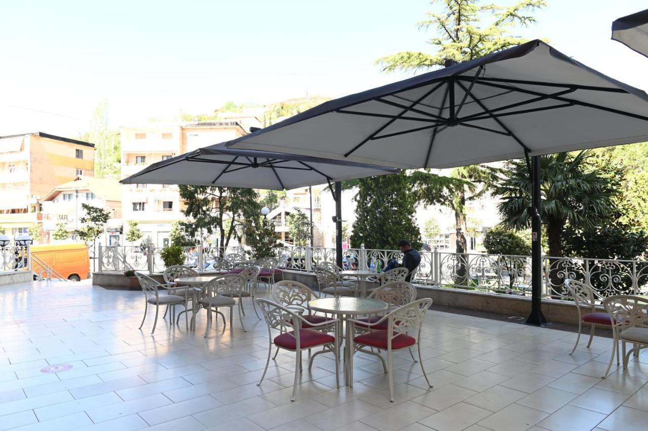 Hotel Liss Lezhë Exteriör bild