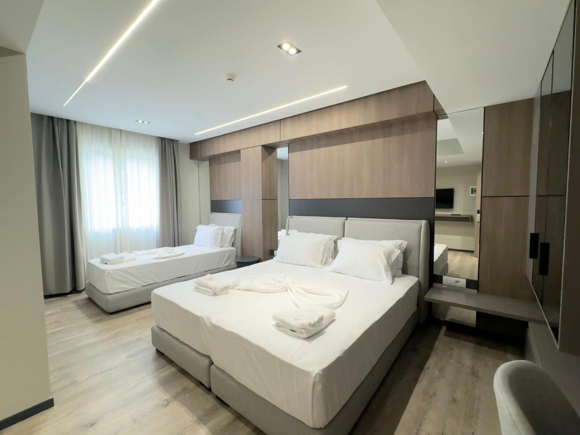 Hotel Liss Lezhë Exteriör bild